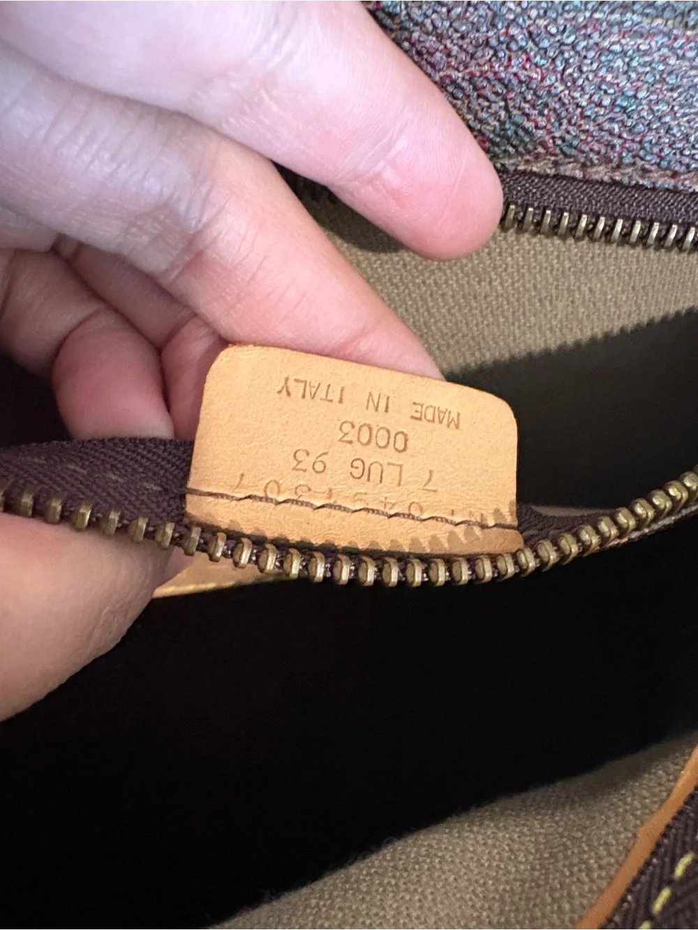 Etro Milano Paisley Duffle
Brown Leather Travel
Weekender Bag - Picture 11 of 16